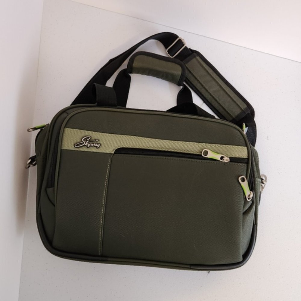 Skyway Green Travel Carry On Shoulder Tote Bag Luggage Laptop Business Office